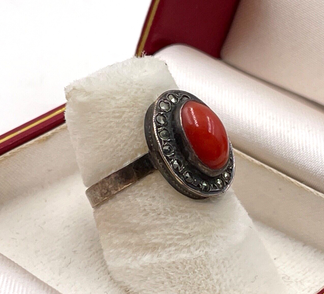 ANTIQUE ART DECO GENUINE CORAL CABOCHON ITALY STERLING SLVR RING MARCASITE HALO