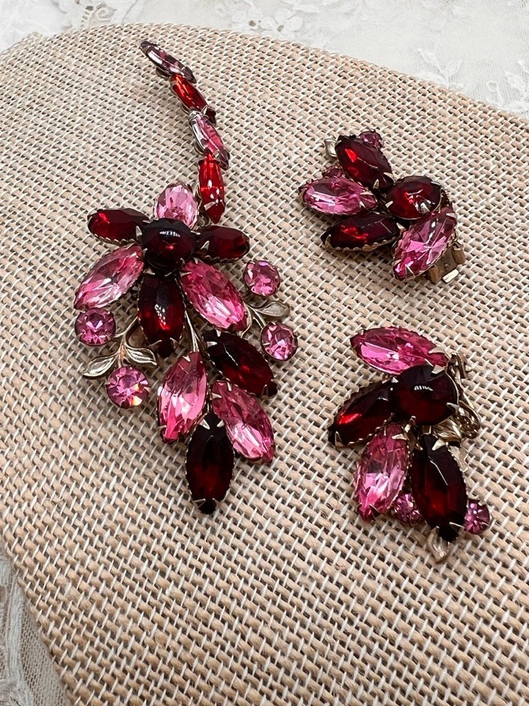 Vintage Pink & Red Rhinestone Brooch and Clip On Earring Set GORGEOUS