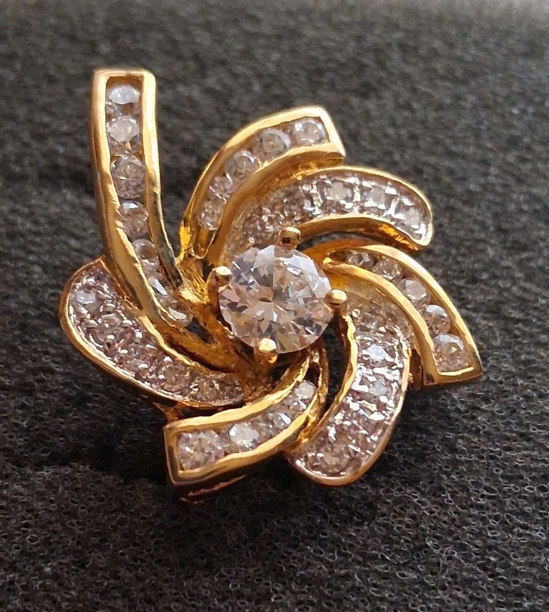Pinwheel cubic zirconia embellished gold plated convertible brooch/pendant