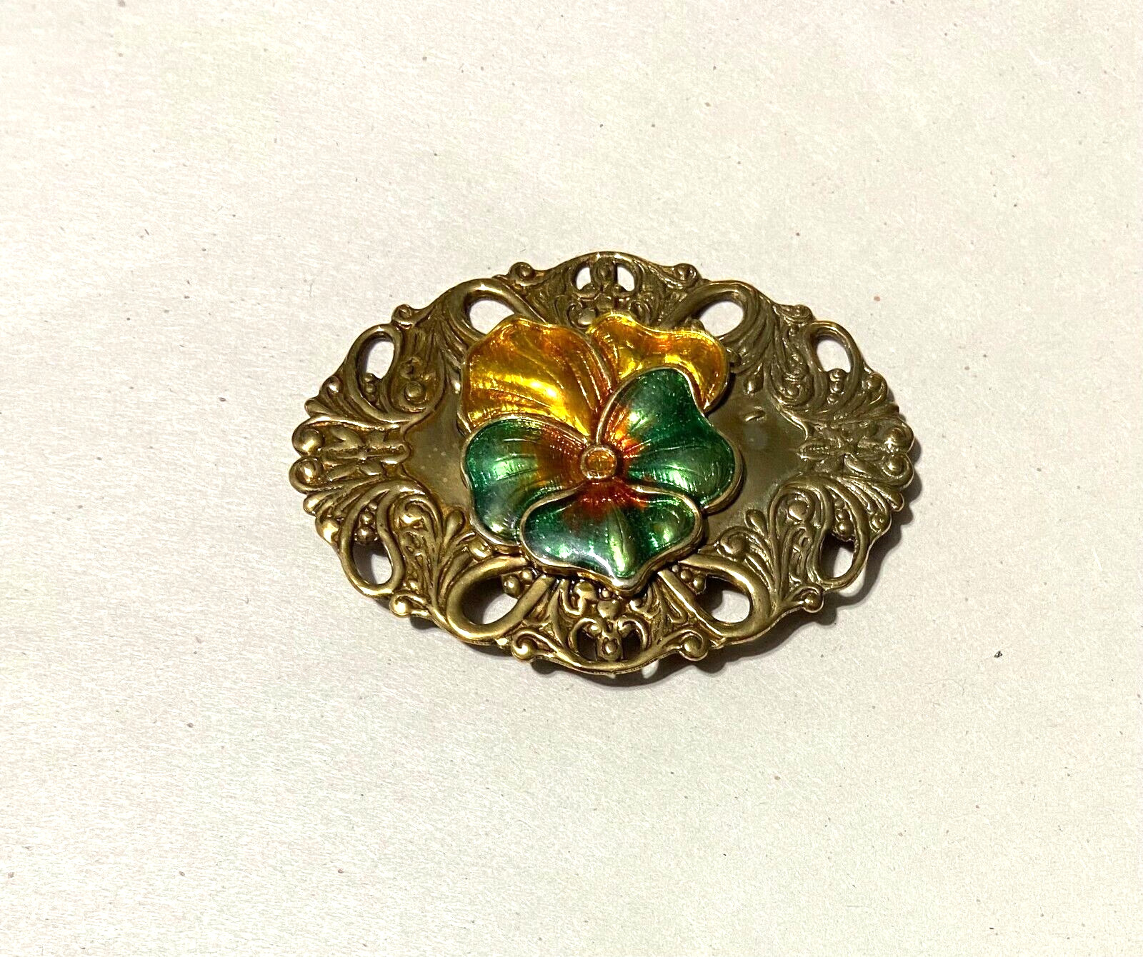 Victorian-look ANTIQUE FINISH BRASS PIN-ENAMEL PANSY FLOWER ACCENT-Yellow/Green