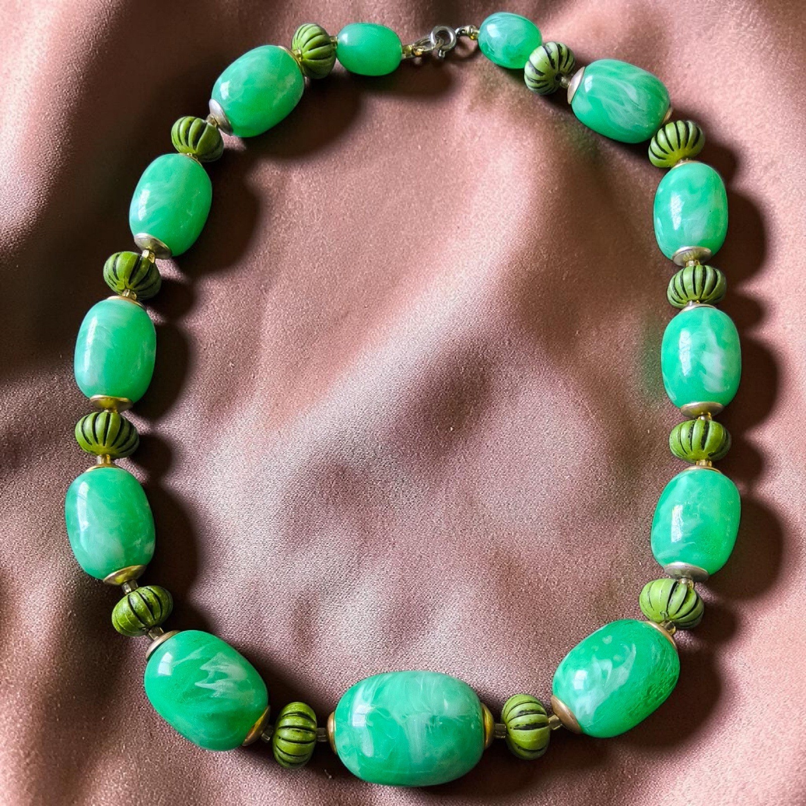 Vintage Green Swirled Lucite Bead Necklace Melon Spacer Beads 20″