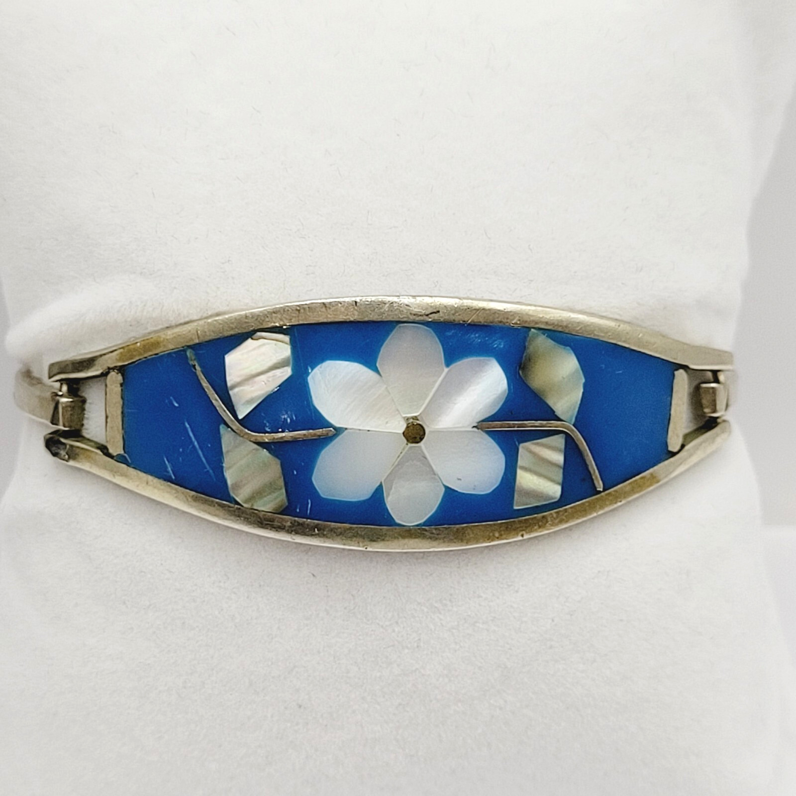 Inlaid MOP Abalone Shell Alpaca Mexico Silver Tone Vintage 1980s Hinged Bracelet