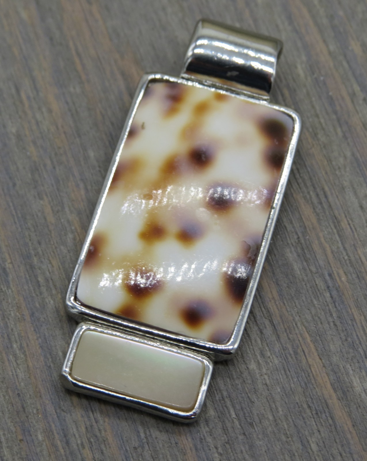Vintage Lia Sophia Silver Tone Slide Pendant Leopard Pattern Cowrie Shell & MOP