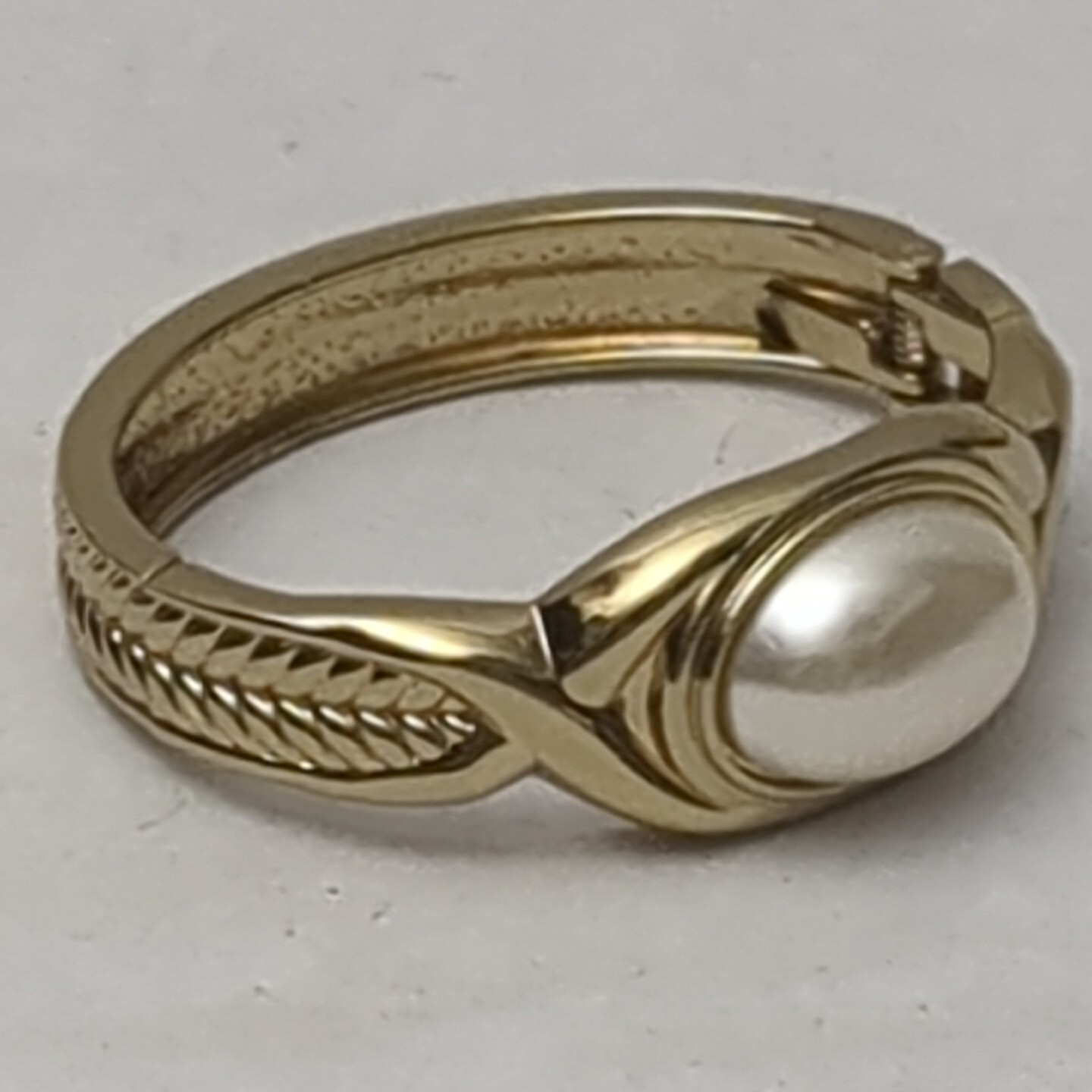 Large Faux Pearl Gold Tone Bracelet 8 1/2″ around, 1 1/4″ wide, 2 1/4″ across