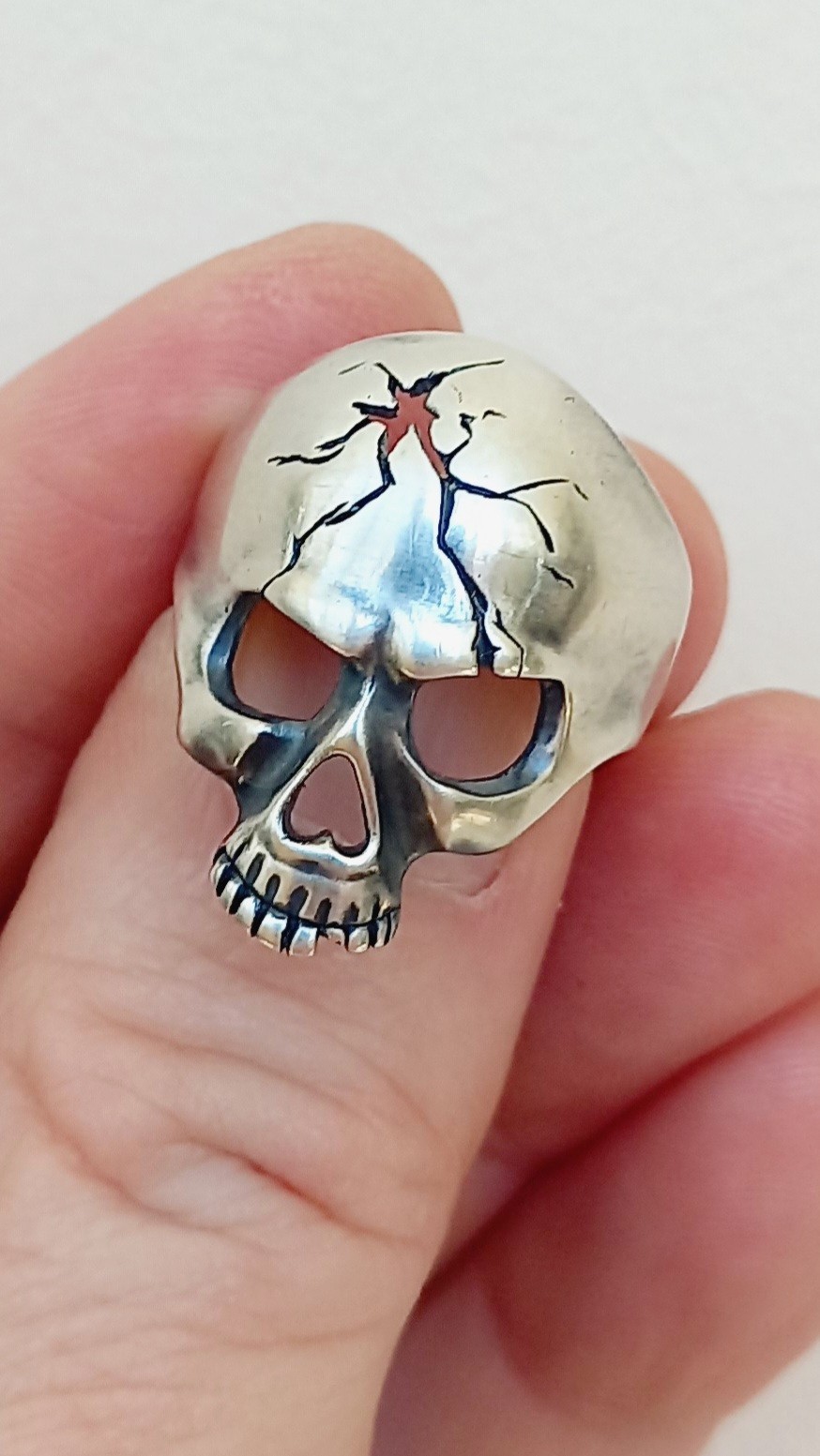№98 Custom Handcrafted SILVER Ring Biker Scull Ring Size 9 ( 7.98 gr)
