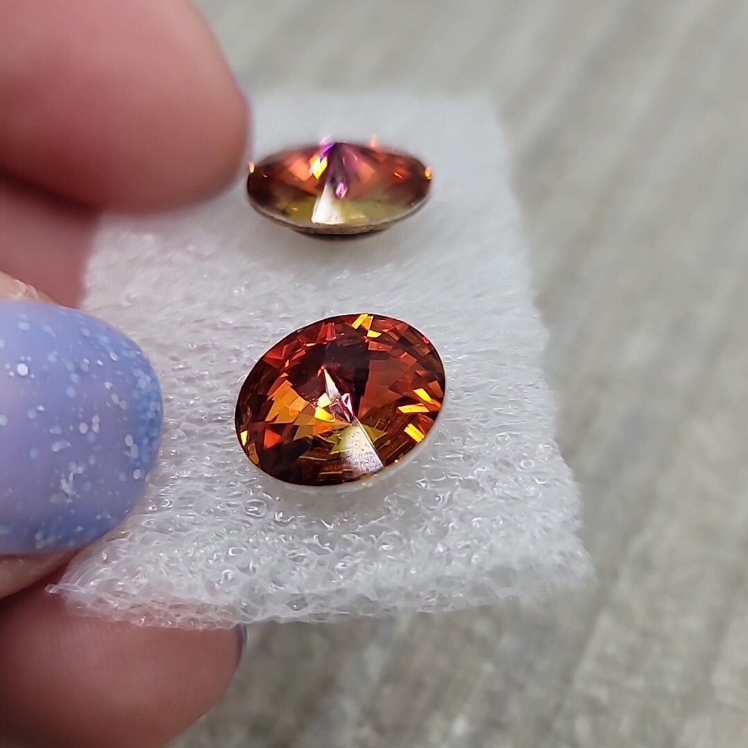 Vtg Iridescent Pink Orange Red Reflective Shiny Round Stud Earrings