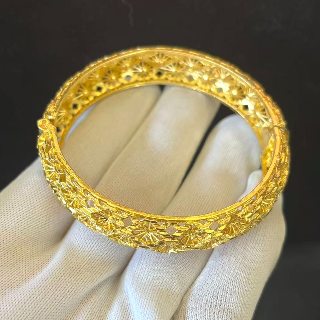 VTG Floral Hollow-out Gold-plated (NOT SURE) Bangle Bracelet Openable, 7.5 inch
