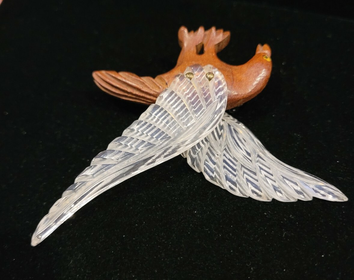 Vintage Unsigned 1940’s Carved Clear Lucite and Wood Eagle Bird Brooch Pin