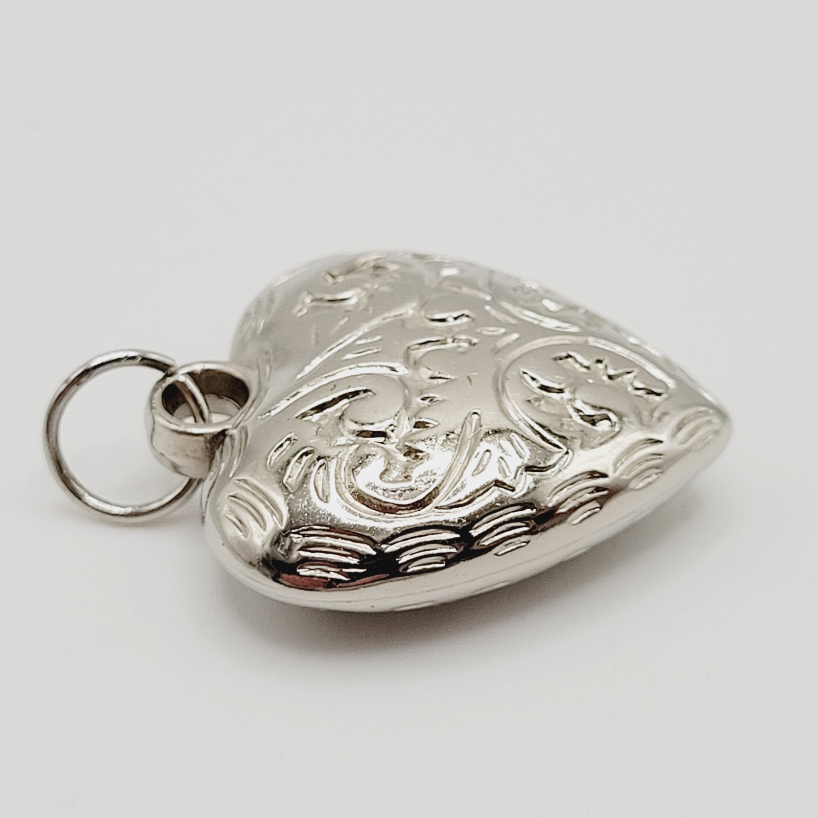Puffed Puffy Puff Heart Silver Tone Acrylic Engraved Pattern Vintage Pendant