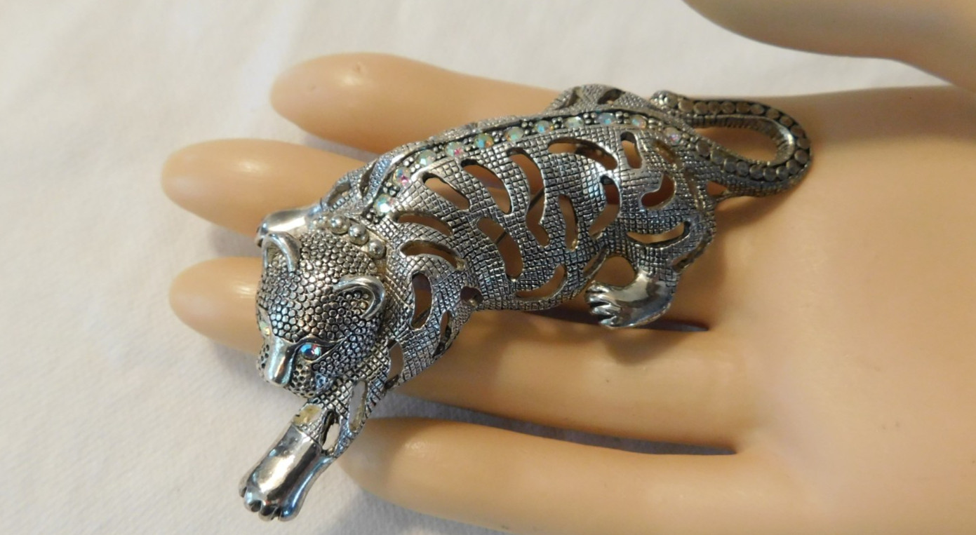 Tiger Panther Brooch Aurora Borealis Crystal Rhinestones Vintage Pin