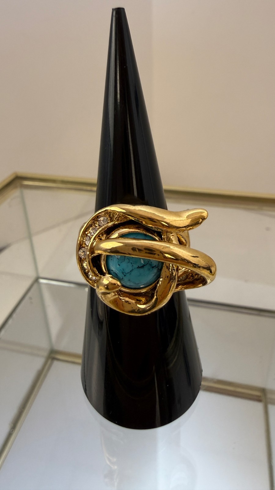 Vintage Gold Tone Faux Turquoise Swirl Statement Ring | Size 6 Rhinestone