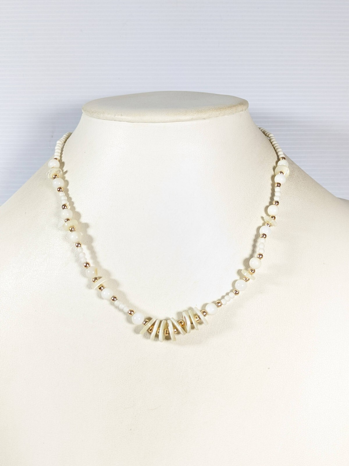 Vintage Gold tone Glass Acrylic Bead Stacked Shell Choker Necklace 16 inches
