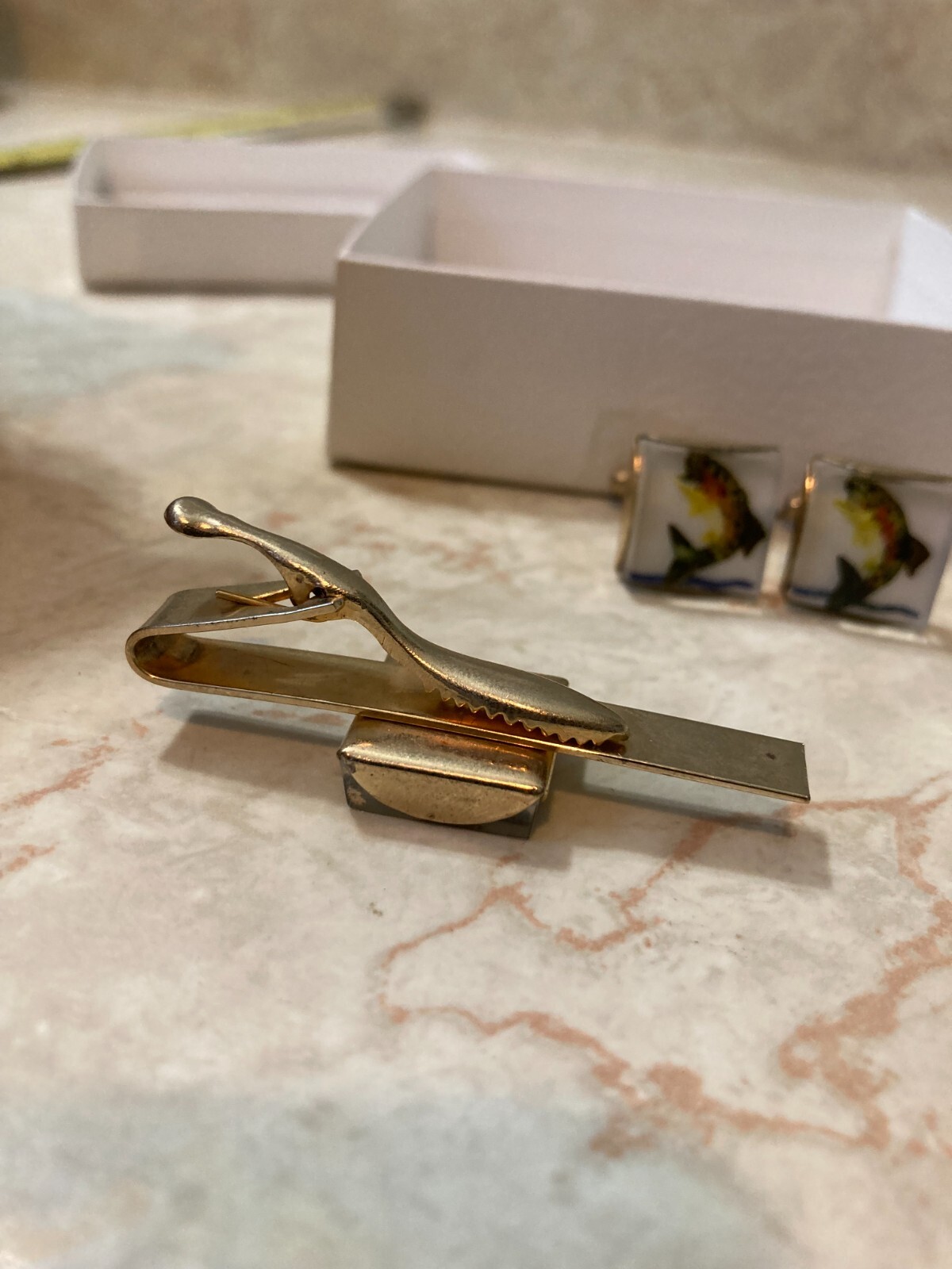 Vintage Gold Tone Alligator Tie Clip Bar With Matching Cuff Links TROUT PIC