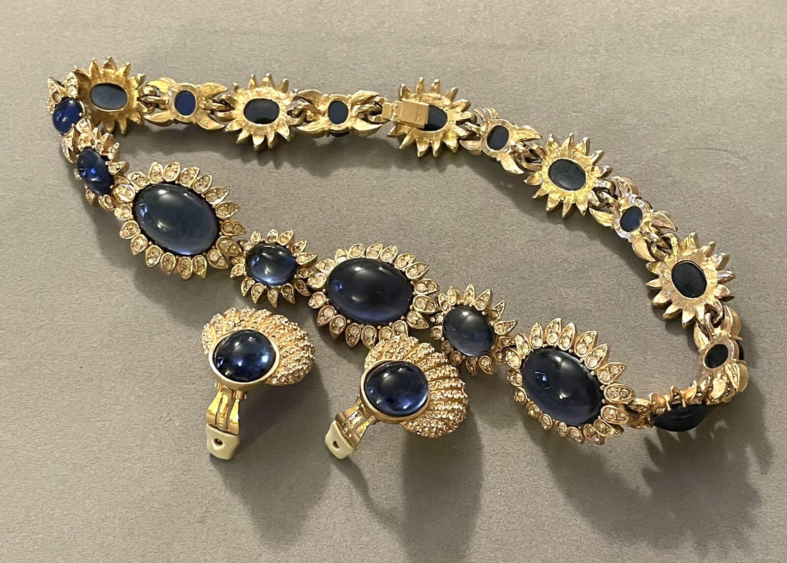 Vintage CINER Gripoix Glass Cabochon Rhinestone Gold Tone Necklace Earrings Set