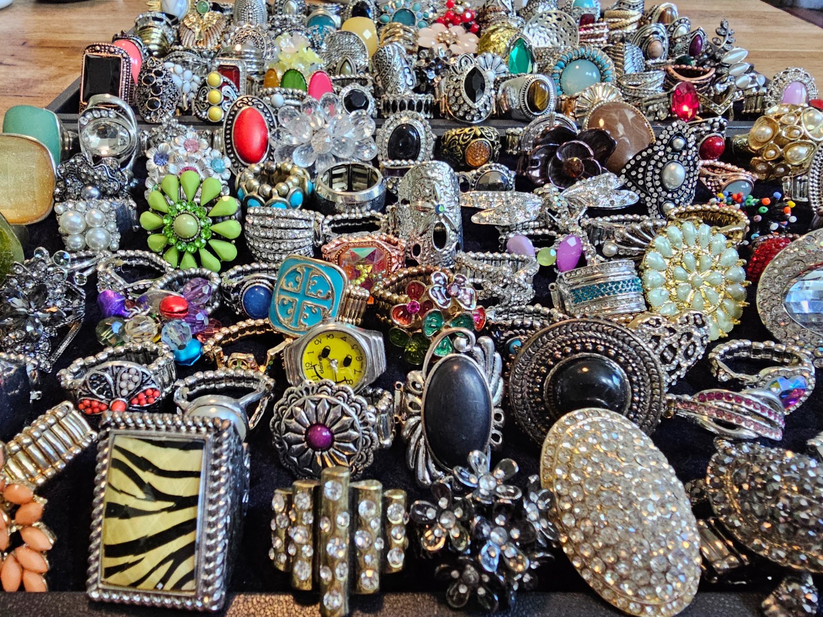 HUGE Lot of 169 Rings All Stretch Bands Rhinestone Retro Fun Colorful Bling!