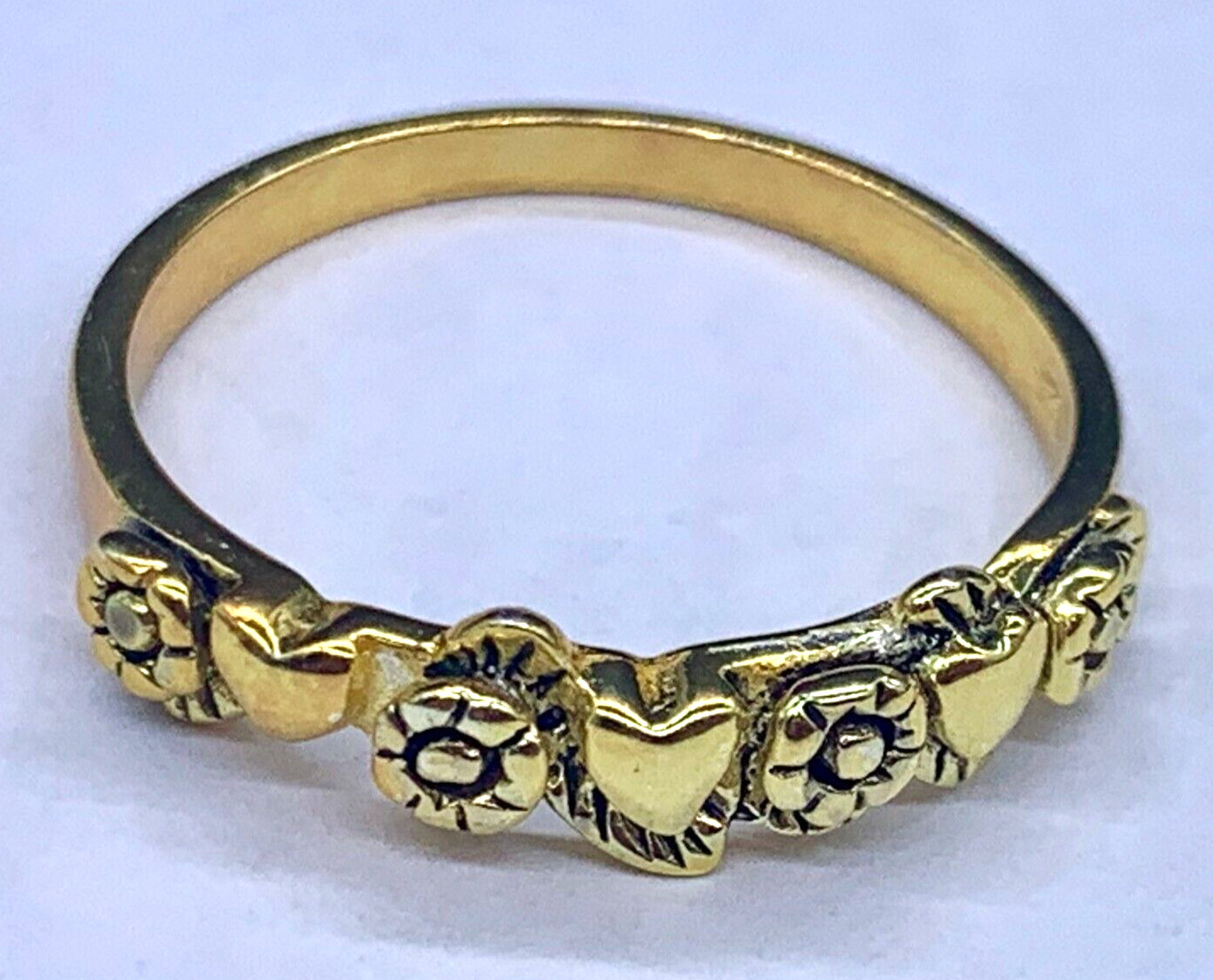 VINTAGE STERLING SILVER GOLD PLATED HEARTS FLOWERS BAND ELEGANT RING SIZE 8