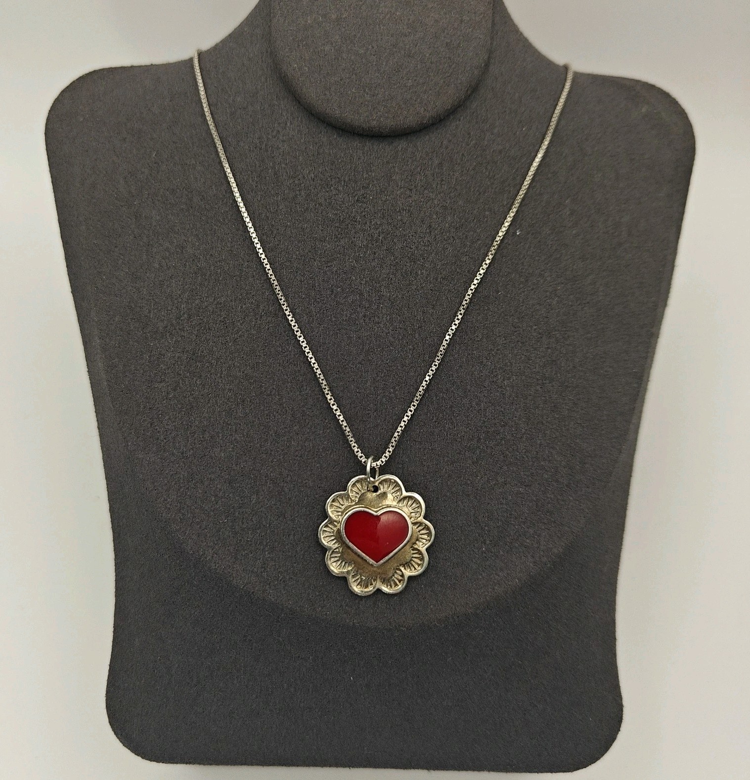 Vtg Southwestern Ornate Heart Pendant Necklace 18″ 6.24g Red Enamel Stone…