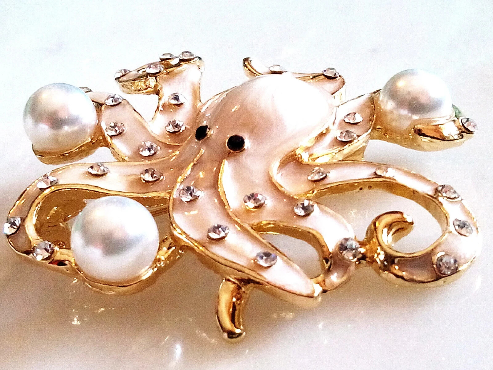 ENAMELED OCTOPUS BROOCH/PENDANT!White Enameled, Clear Crystals, Imitation Pearls