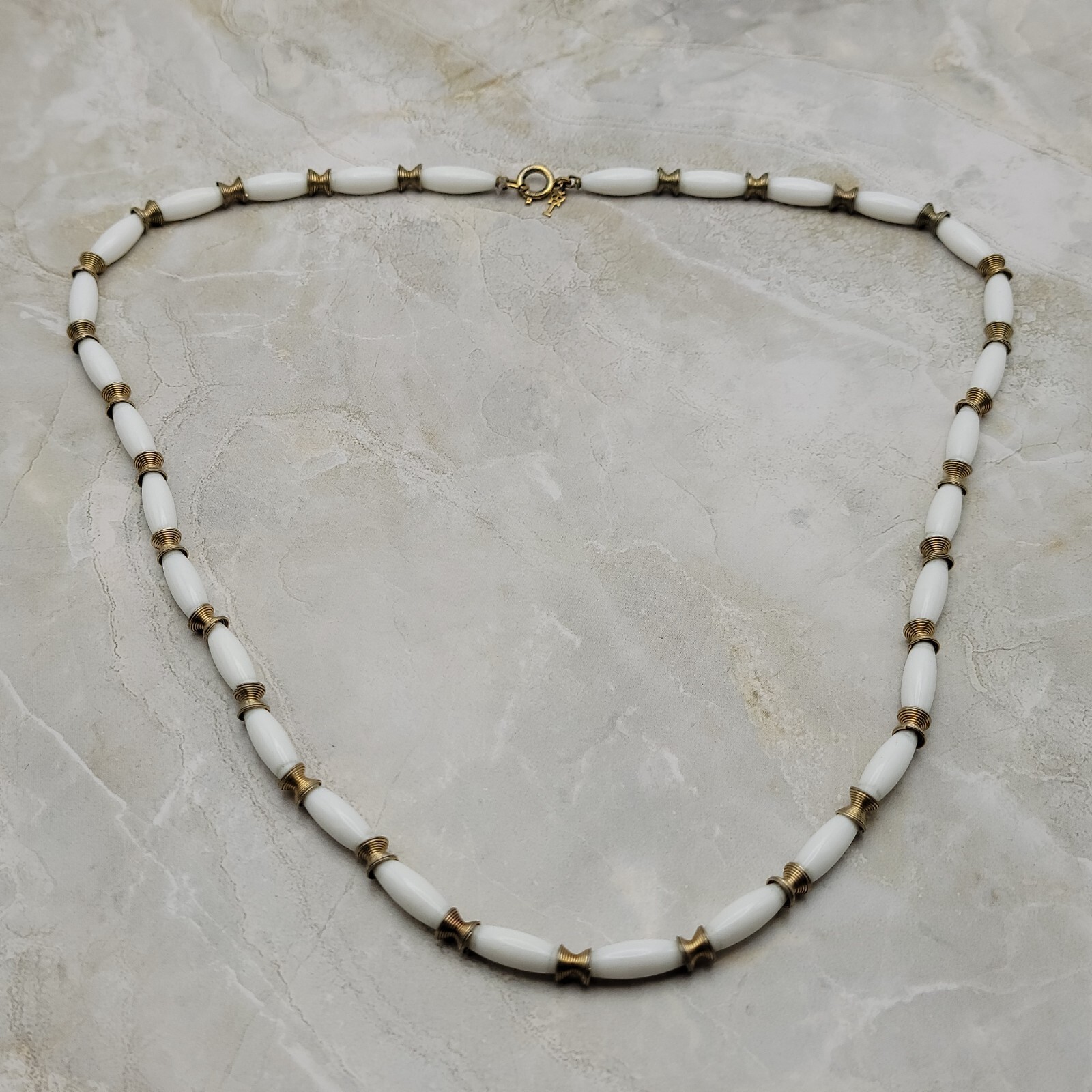 Vintage Trifari White And Gold Beaded Necklace 23.5 In Spring Ring Clasp Signed