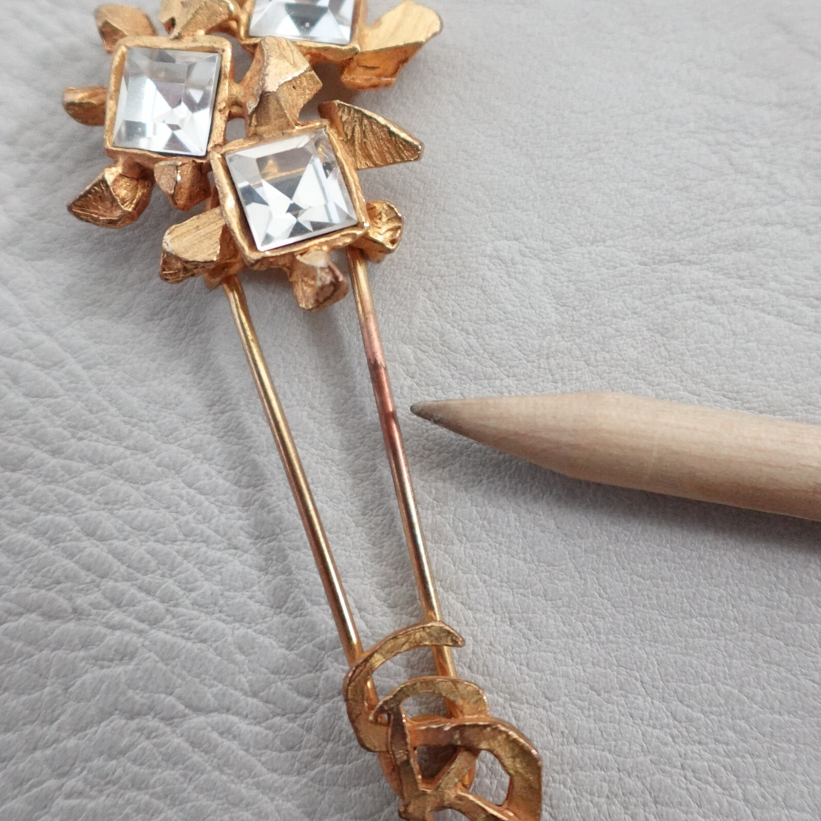 Vintage Brooch Gold Tone Stick Pin Floral Bouquet S R initials Rhinestone
