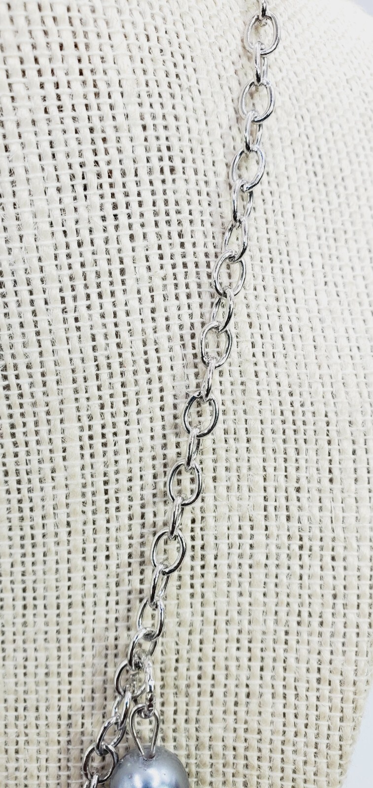 Vintage Gray Faux Pearl and Rhinestone Beaded Necklace 20″ te03