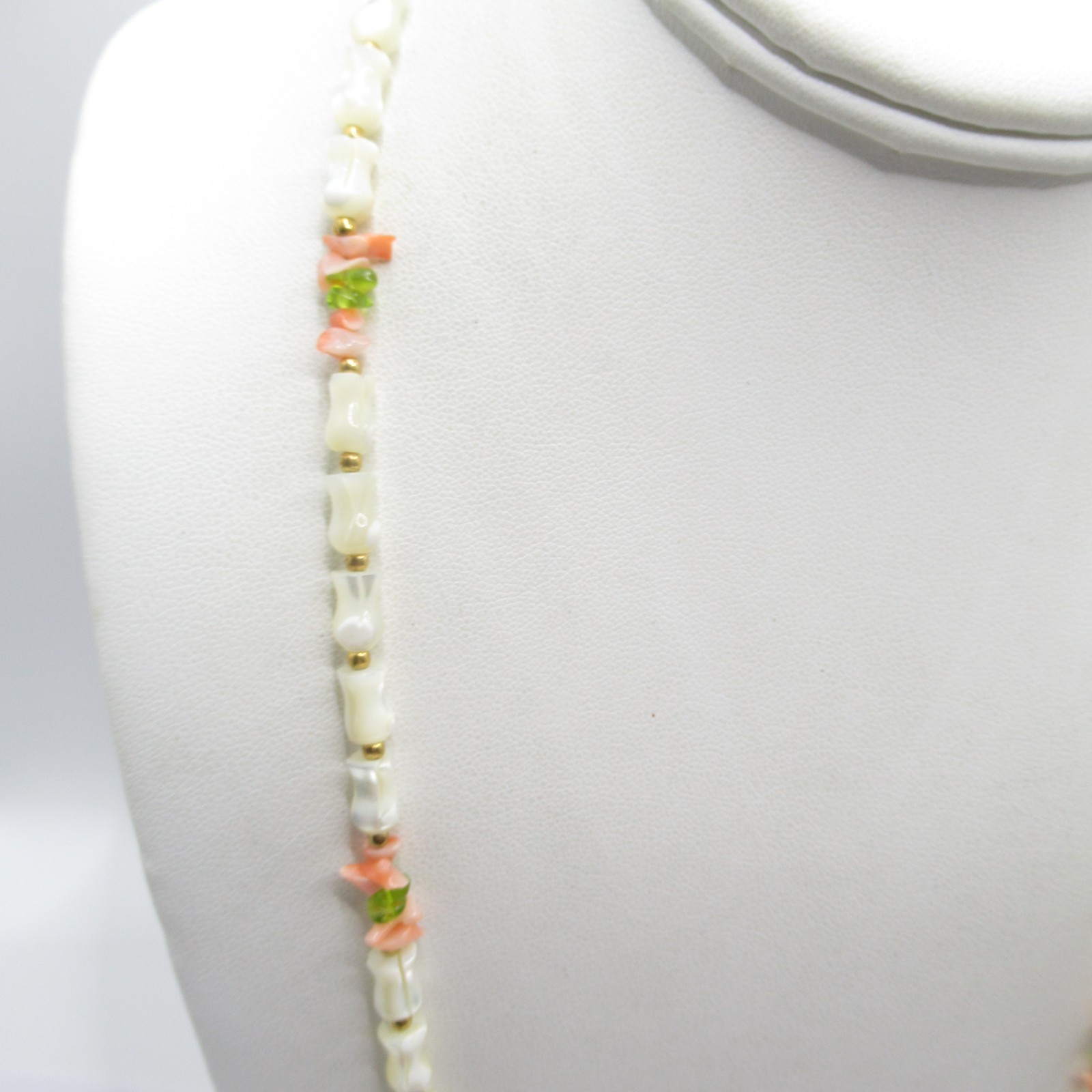 Mother of Pearl Real Shell Carved Tulip Peridot and Coral Chip Long Necklace Vtg