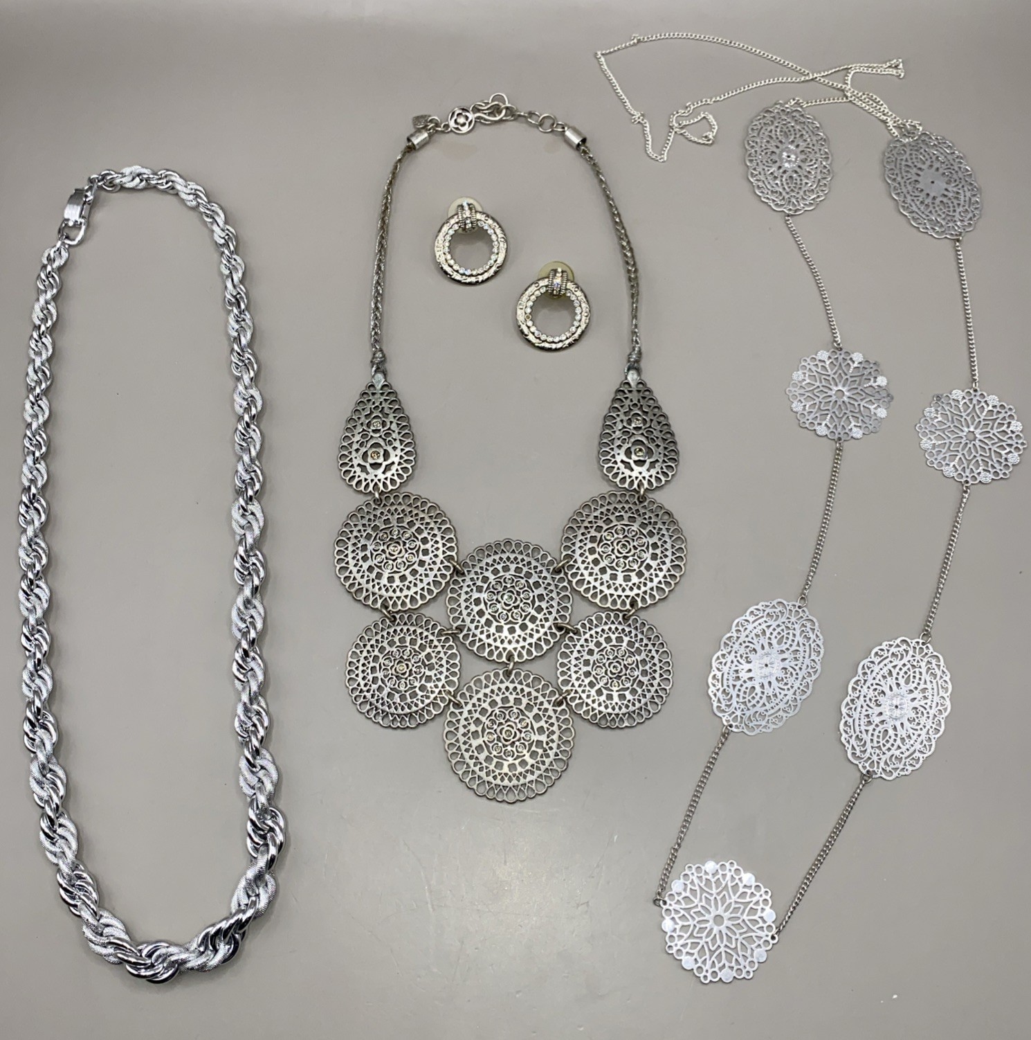4 VTG Silver Tone Necklaces + Earrings Filigree Medallion Stella & Dot Rope GLAM