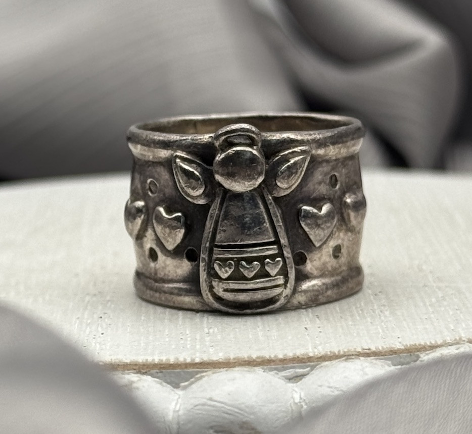 Vintage ANGEL heart Sterling Silver 925 band 9.64G / Sz 7