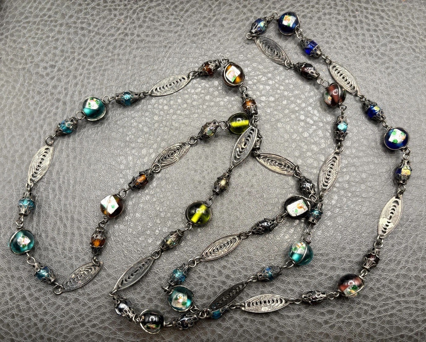 Vintage Spun Silver Venetian Foil Glass Bead Silver Tone Chain Necklace 42″