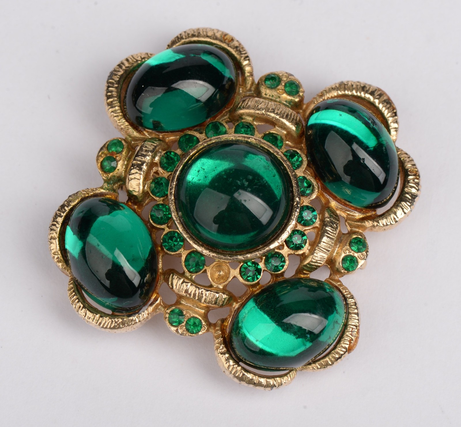 Vintage Gold Tone Green Red Rhinestone Christmas Tree Brooch Pin 2.06″