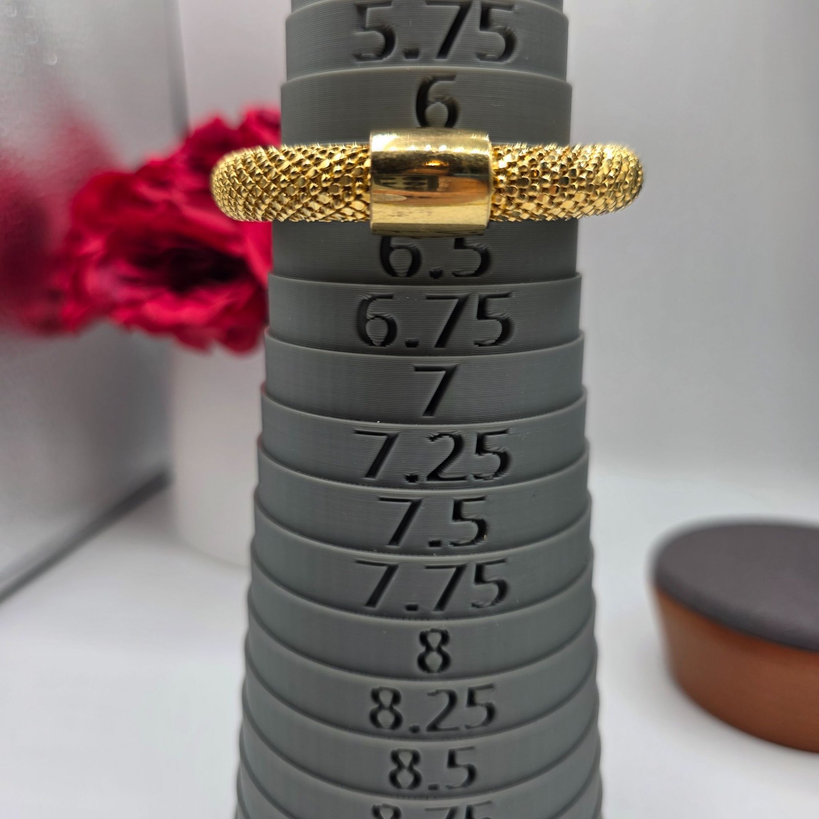 BELLEZZA Italy Gold Tone Mesh Stretchy Bracelet Flexible Size Glamorous
