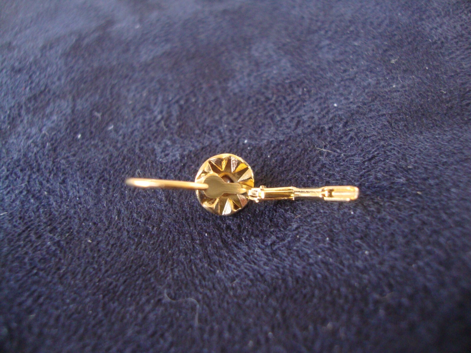 VINTAGE AUSTRIAN CRYSTAL PETITE SWISS BLUE & CLEAR CLUSTER GOLD TONE EARRINGS