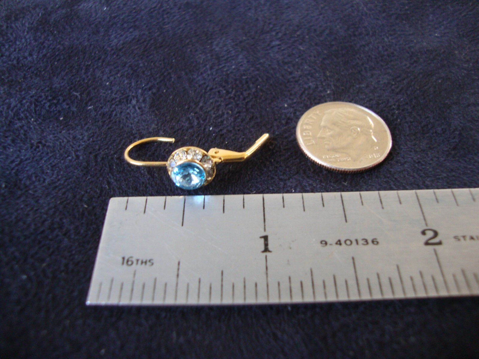 VINTAGE AUSTRIAN CRYSTAL PETITE SWISS BLUE & CLEAR CLUSTER GOLD TONE EARRINGS