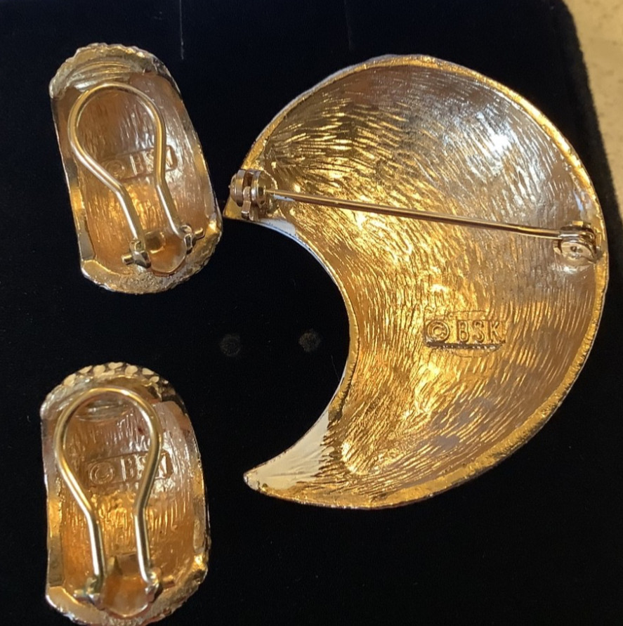 Vintage BSK Brooch & Earrings White & Gold Tone Wave Design, Clips