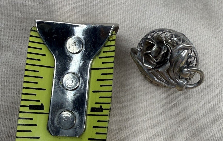 Vintage Danecraft Sterling Silver Floral Bouquet Design Screw Back Earrings