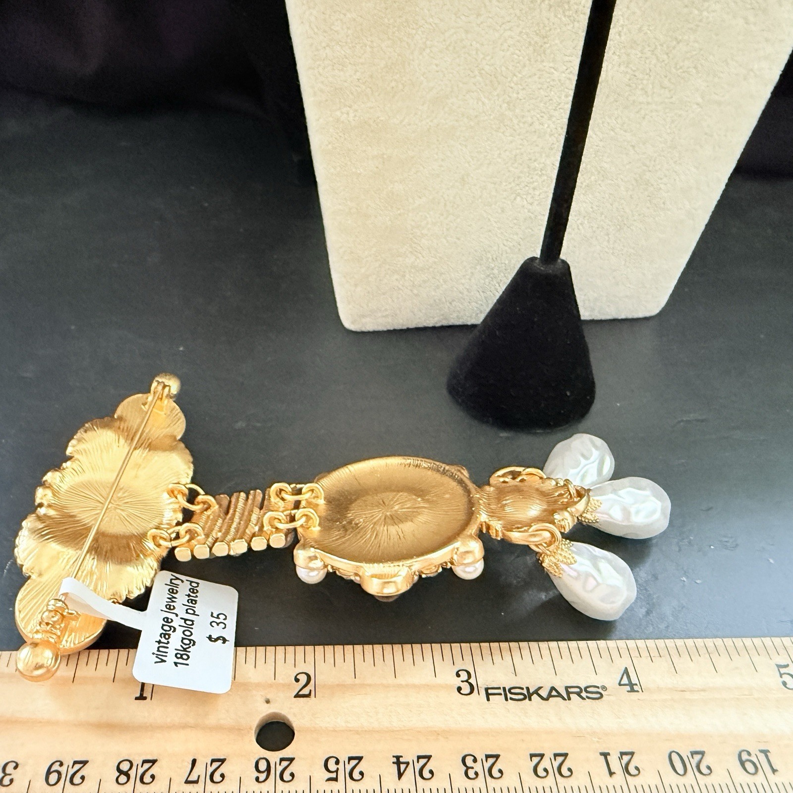 VTG. ESTATE Y2K HIGH END GREEN & RED GRIPOIX RUNWAY 18KT GOLD PLATED BROOCH