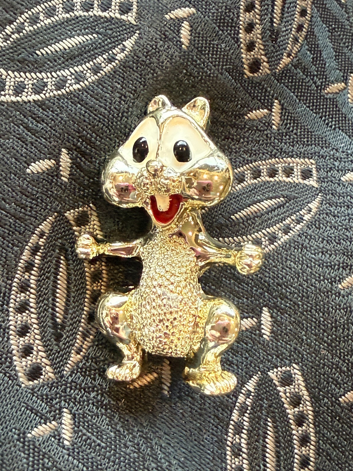 Brooch Pin VTG by Gerry’s Very Light Gold Tone with Painted Details