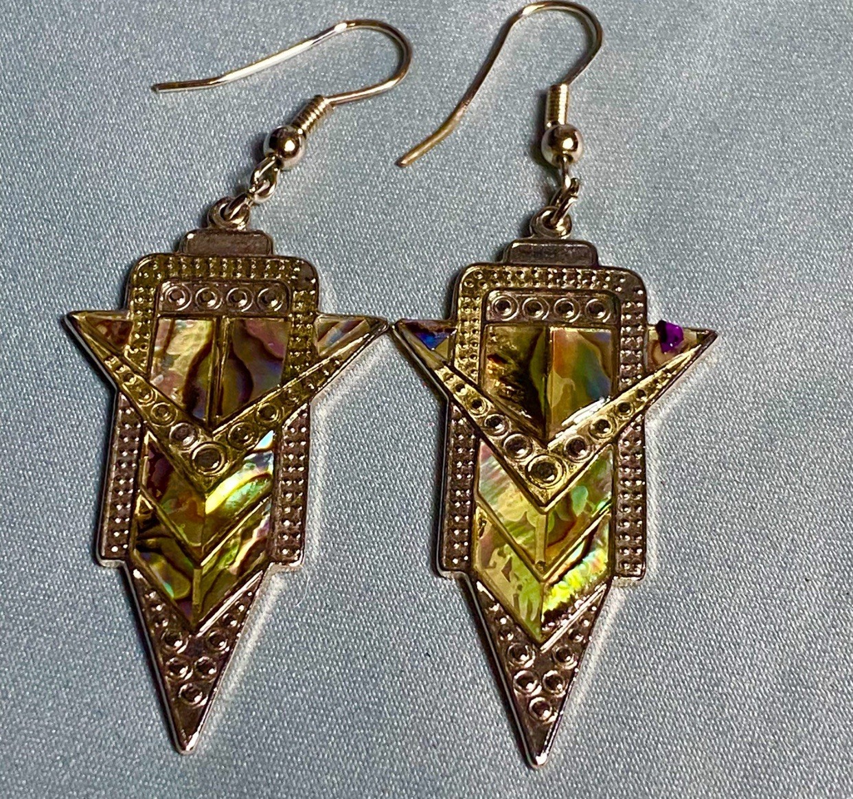 Art Deco Inlaid NZ Pāua Shell on Dangle Earrings 13g, Length Approximately 2”