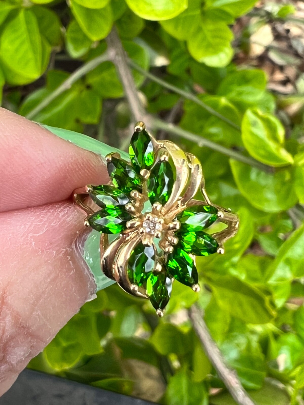 VINTAGE 14K YELLOW GOLD VIVID GREEN CHROME DIOPSIDE DIAMOND COCKTAIL RING