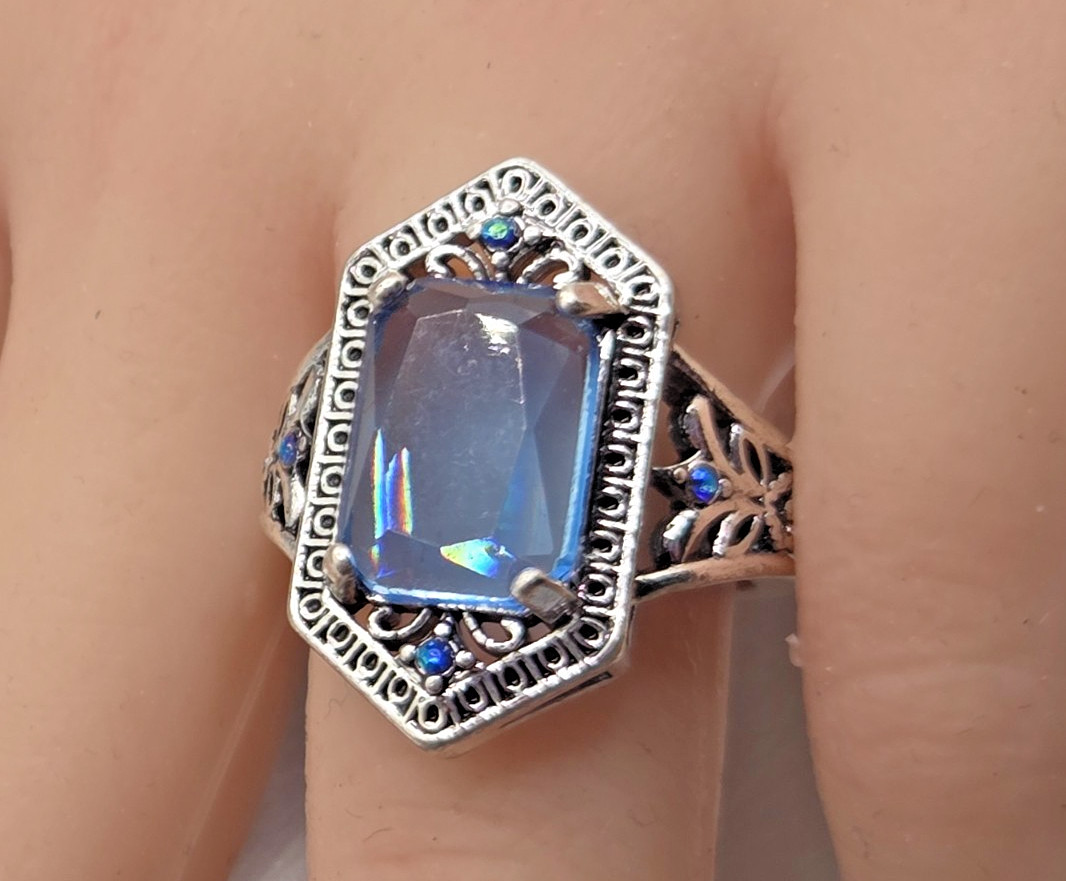 Vintage Couture Blue Crystal Silver tone Cocktail Ring size 8
