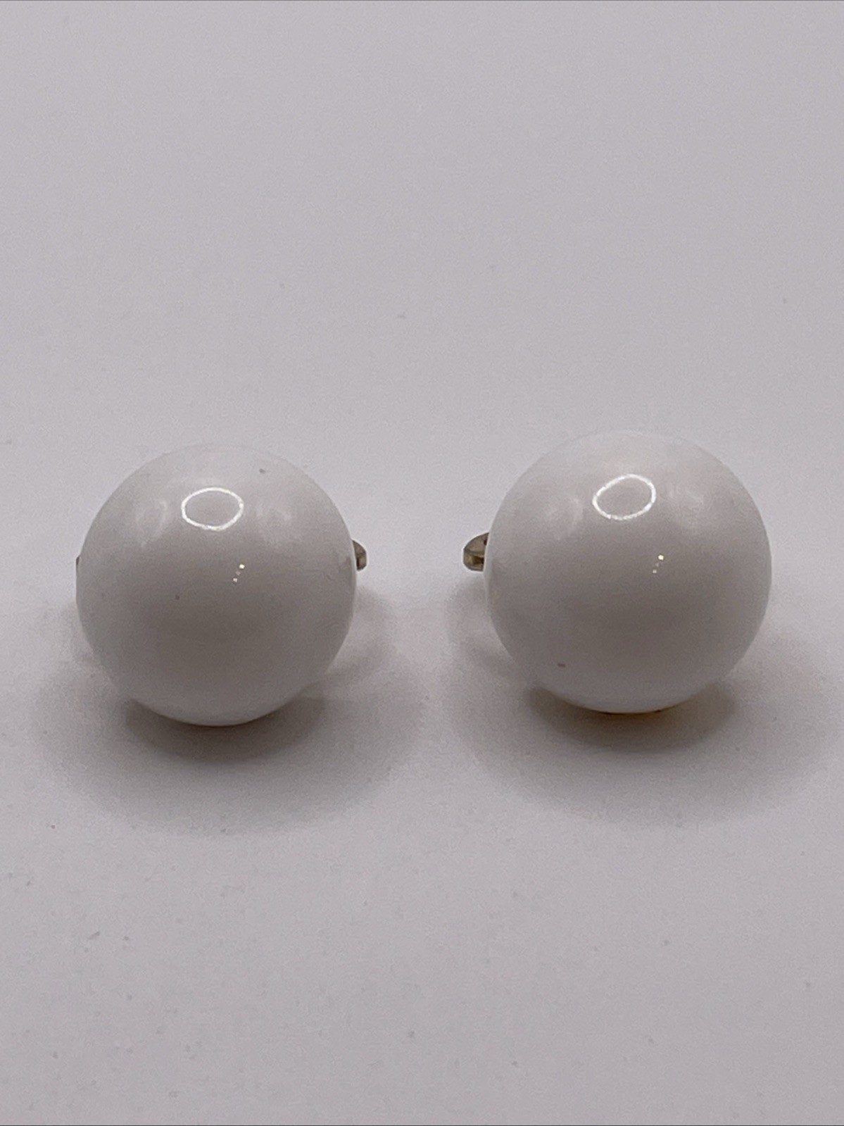 Earrings Vintage TRIFARI Signed White Gold Tone Round Resin Metal Clip On