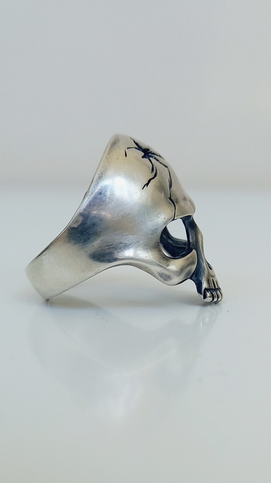 №98 Custom Handcrafted SILVER Ring Biker Scull Ring Size 9 ( 7.98 gr)
