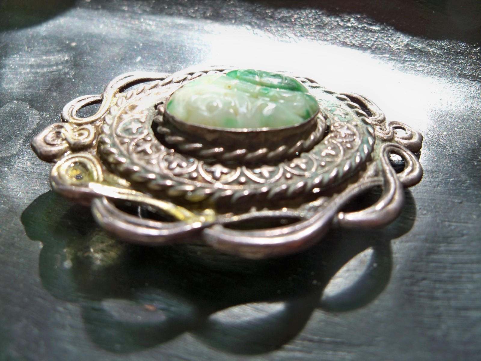 Vintage jewelry Chinese concho apple green jadeite jade Brooch celtic southwest
