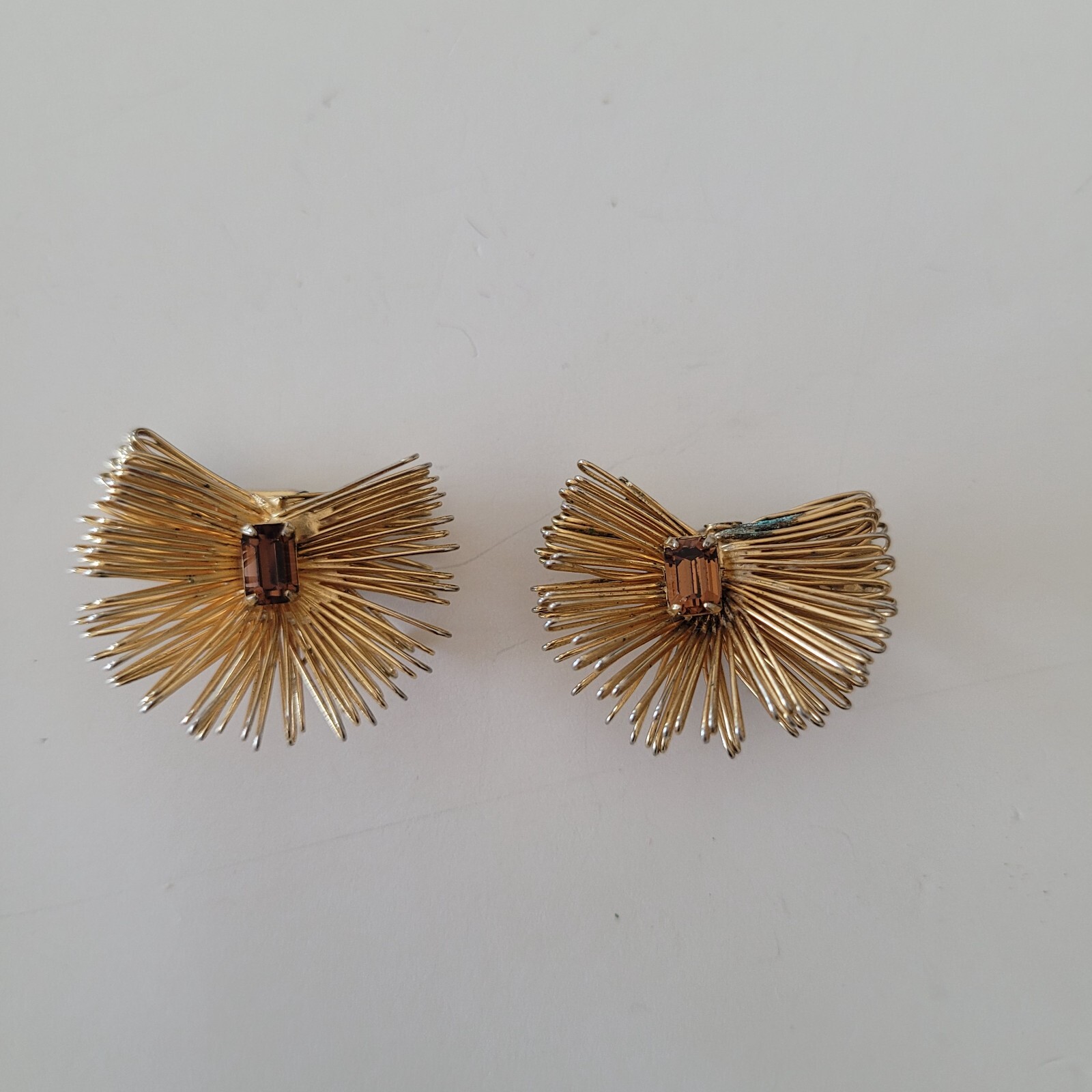 Vintage Fashion Vogue Gold-Tone Art Deco Wire Stone Clip-On Earrings