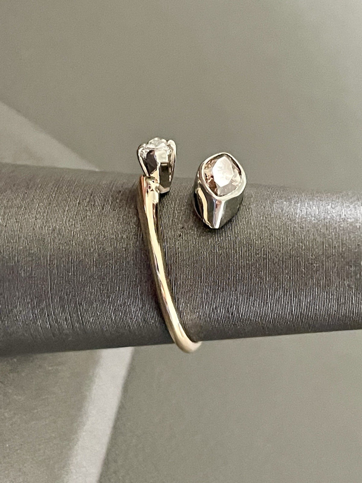 14KT Yellow/White Gold 0.70CTW Champagne And White Diamond Ring. Size 6.75(B44)