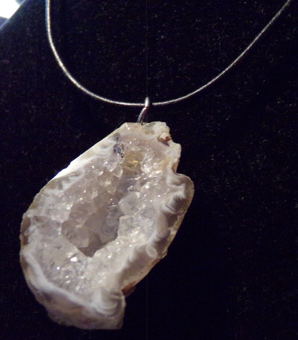 VTG STERLING SILVER LACY 1/2 cut GEODE CRYSTAL rock PENDANT BLACK NECKLACE 18.5″