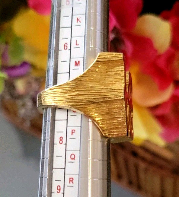 Robert Indiana LOVE Ring Design Pop Art Goldtone Over Brass Size 7.25 Vintage