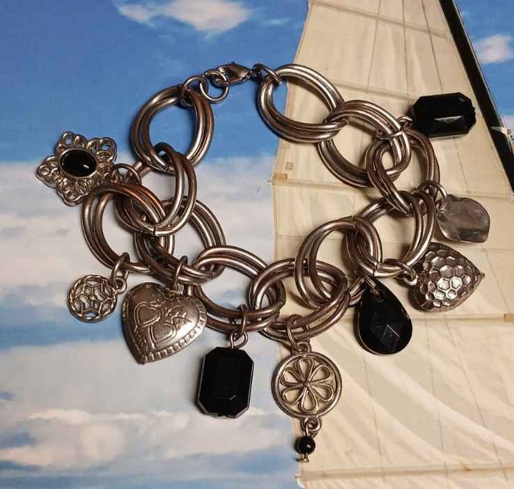 Monet Silver Tone Chain Link Bracelet w/9 Charms, Gems, Hearts and Flower Design