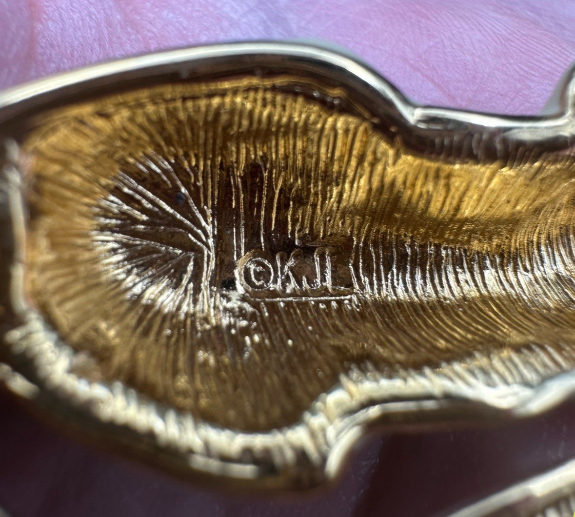 Signed KJL Kenneth Jay Lane Leopard With Crystal Bow Brooch Pin