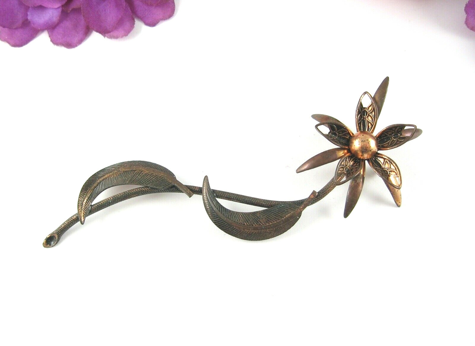 Loooong PIN COPPER FLOWER With A FEATHER TWIST Vintage Brooch Floral 4 1/2″